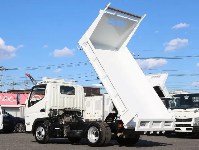 三菱 キャンター 2RG-FBA30(2WD)の写真2