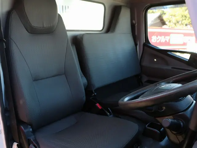 三菱 キャンター 2RG-FBA30(2WD)の写真30