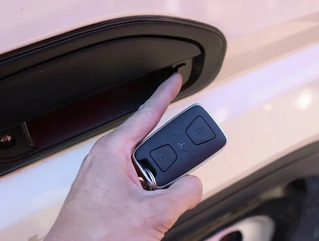 三菱 キャンター 2RG-FBA30(2WD)の写真42