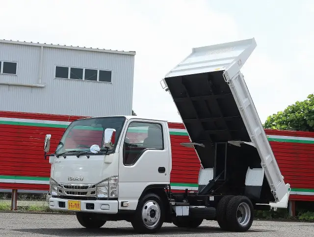 いすゞ エルフ TPG-NJR85AN(2WD)の写真1