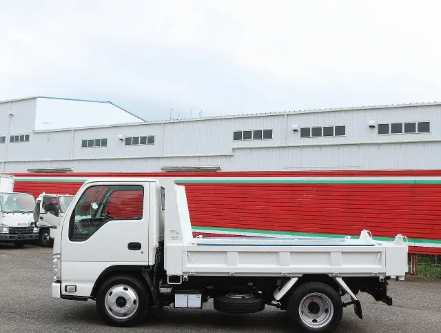 いすゞ エルフ TPG-NJR85AN(2WD)の写真9