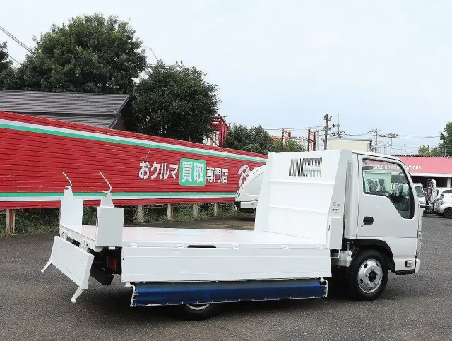 いすゞ エルフ TPG-NJR85AN(2WD)の写真15