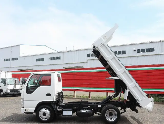 いすゞ エルフ TPG-NJR85AN(2WD)の写真26