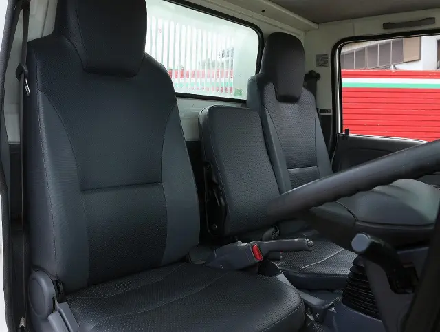 いすゞ エルフ TPG-NJR85AN(2WD)の写真37