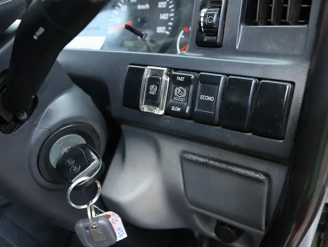 いすゞ エルフ TPG-NJR85AN(2WD)の写真43