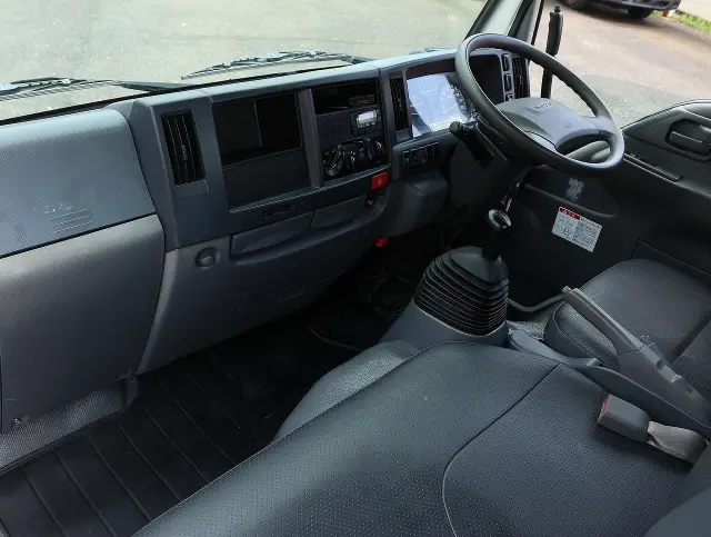 いすゞ エルフ TPG-NJR85AN(2WD)の写真45