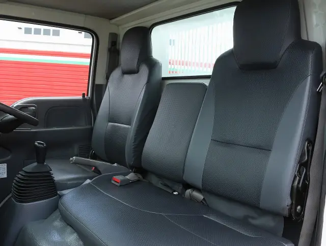 いすゞ エルフ TPG-NJR85AN(2WD)の写真47