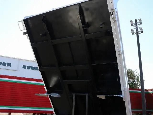 いすゞ エルフ TKG-NJR85AD(2WD)の写真26