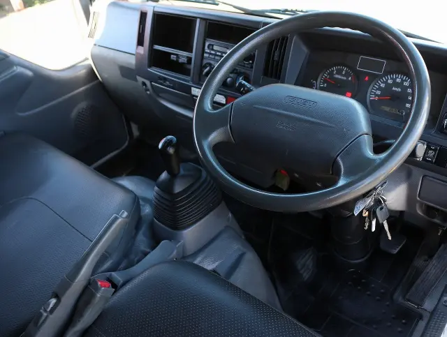 いすゞ エルフ TKG-NJR85AD(2WD)の写真32