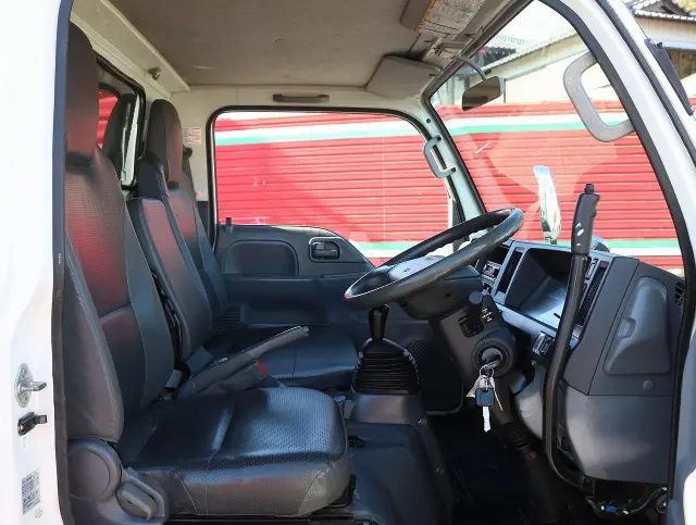 いすゞ エルフ TKG-NJR85AD(2WD)の写真33