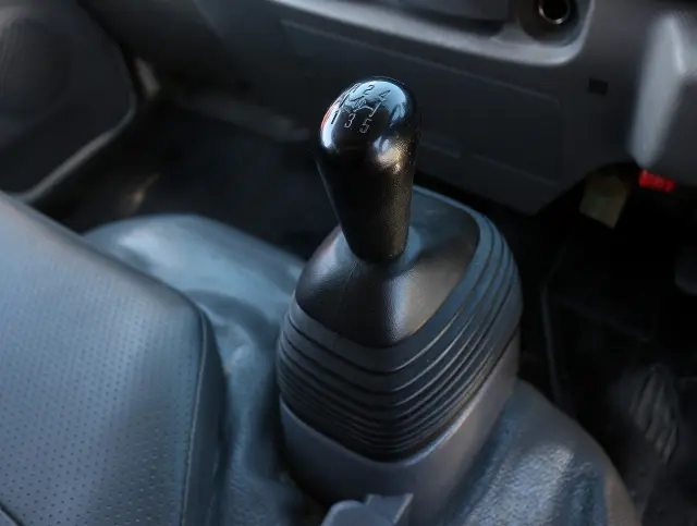 いすゞ エルフ TKG-NJR85AD(2WD)の写真38