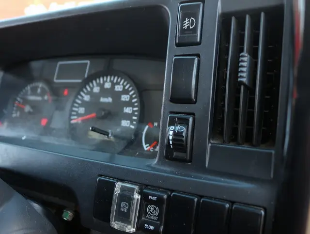 いすゞ エルフ TKG-NJR85AD(2WD)の写真41