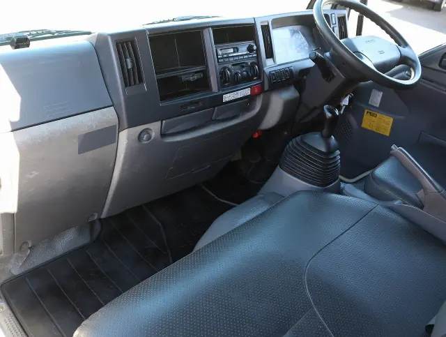 いすゞ エルフ TKG-NJR85AD(2WD)の写真43