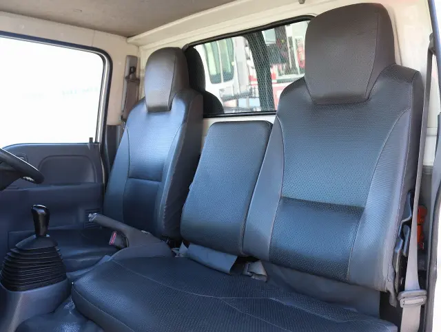 いすゞ エルフ TKG-NJR85AD(2WD)の写真45