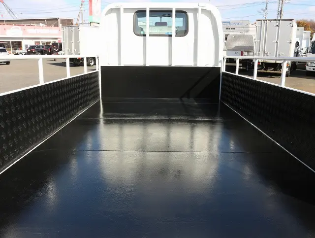 いすゞ エルフ TRG-NJR85A(2WD)の写真10