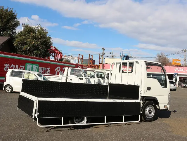 いすゞ エルフ TRG-NJR85A(2WD)の写真13