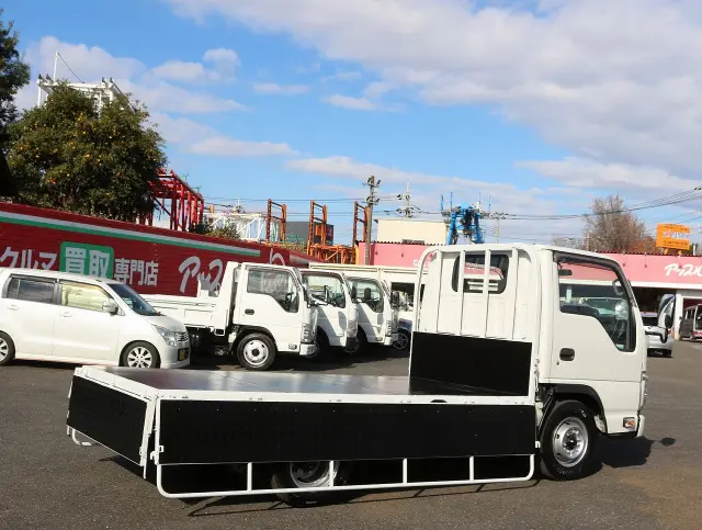 いすゞ エルフ TRG-NJR85A(2WD)の写真16