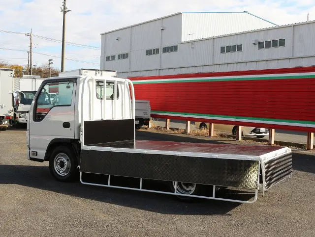 いすゞ エルフ TRG-NJR85A(2WD)の写真19