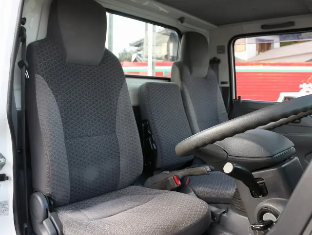 いすゞ エルフ TRG-NJR85A(2WD)の写真33