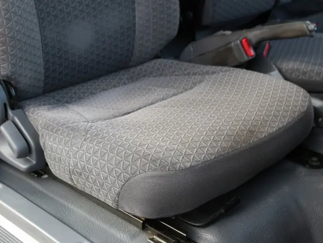 いすゞ エルフ TRG-NJR85A(2WD)の写真34