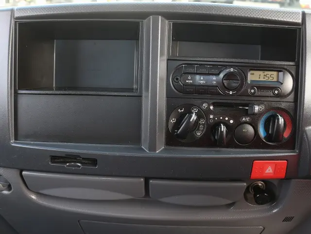 いすゞ エルフ TRG-NJR85A(2WD)の写真39