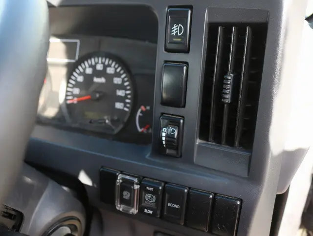 いすゞ エルフ TRG-NJR85A(2WD)の写真41