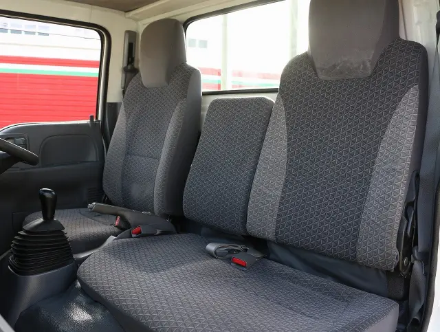 いすゞ エルフ TRG-NJR85A(2WD)の写真45