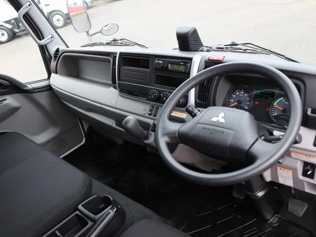 三菱 キャンター 2PG-FEB80(2WD)の写真3