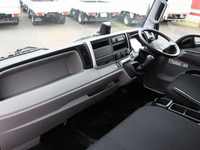 三菱 キャンター 2PG-FEB80(2WD)の写真41