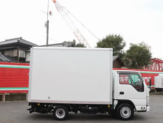 いすゞ エルフ TKG-NHR85AN(2WD)の写真4