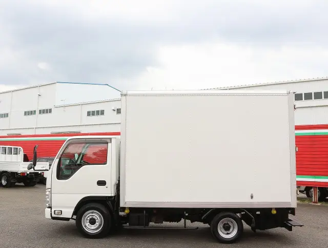 いすゞ エルフ TKG-NHR85AN(2WD)の写真8