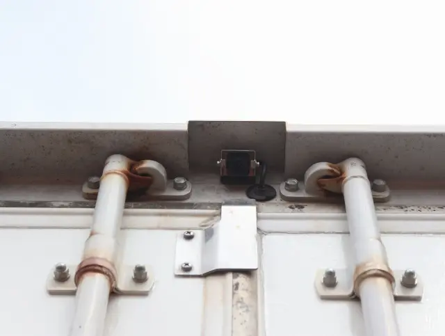 いすゞ エルフ TKG-NHR85AN(2WD)の写真9