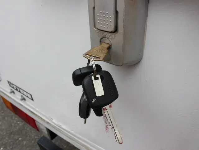 いすゞ エルフ TKG-NHR85AN(2WD)の写真10