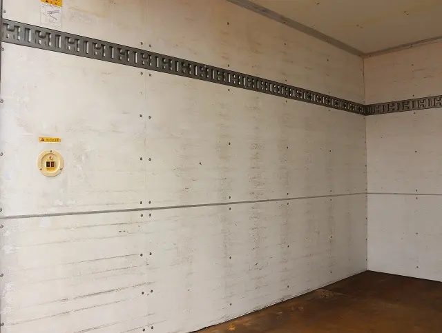 いすゞ エルフ TKG-NHR85AN(2WD)の写真16