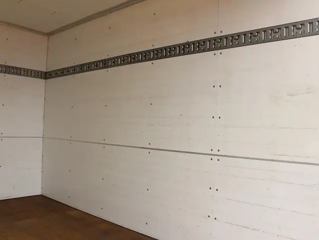 いすゞ エルフ TKG-NHR85AN(2WD)の写真17