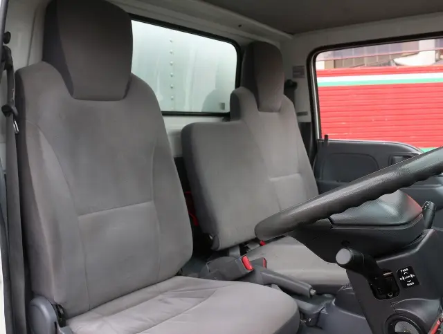 いすゞ エルフ TKG-NHR85AN(2WD)の写真31