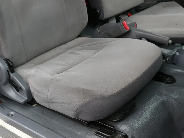 いすゞ エルフ TKG-NHR85AN(2WD)の写真32