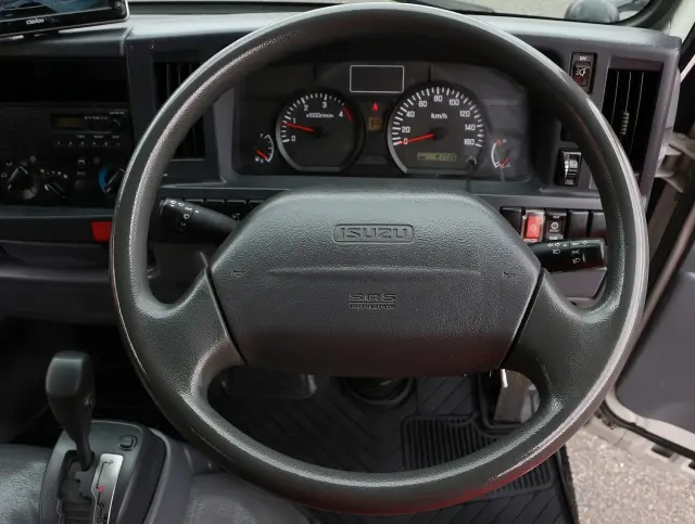 いすゞ エルフ TKG-NHR85AN(2WD)の写真33