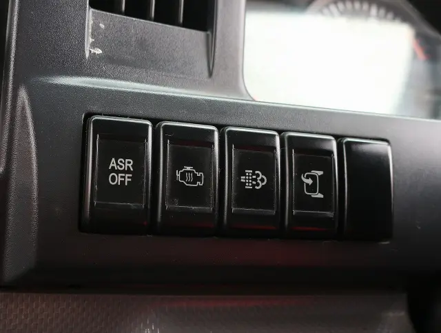 いすゞ エルフ TKG-NHR85AN(2WD)の写真38