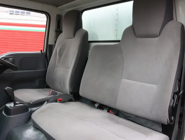 いすゞ エルフ TKG-NHR85AN(2WD)の写真44