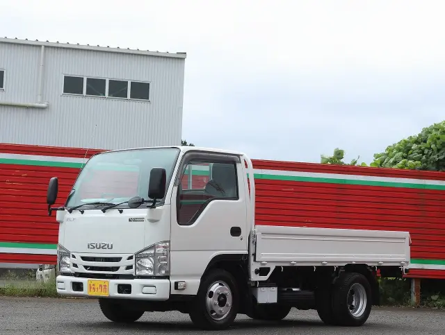 いすゞ エルフ TRG-NJR85A(2WD)の写真1