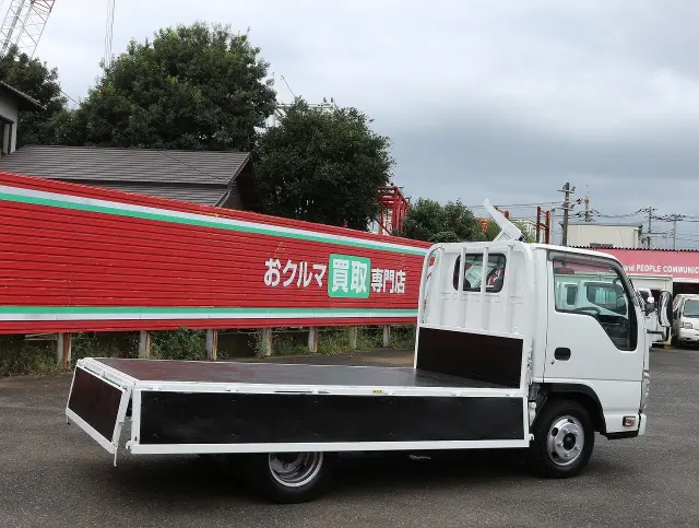 いすゞ エルフ TRG-NJR85A(2WD)の写真14