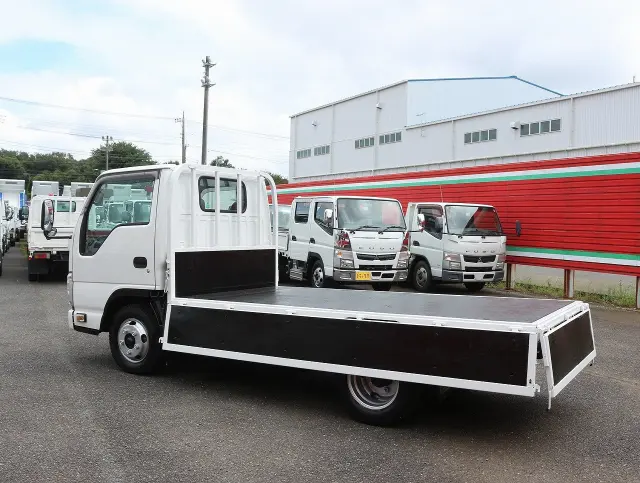 いすゞ エルフ TRG-NJR85A(2WD)の写真17