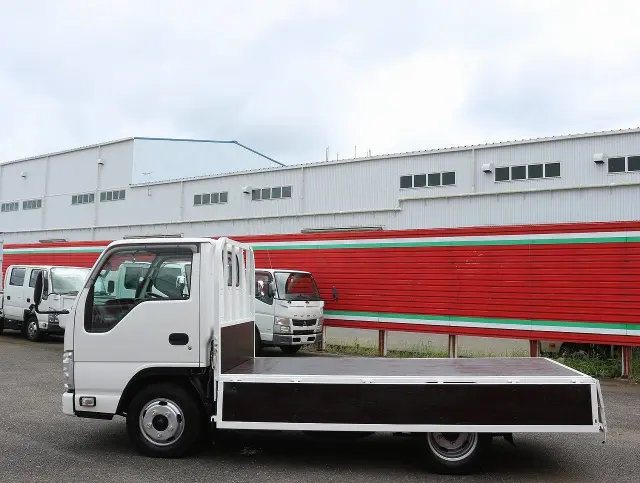 いすゞ エルフ TRG-NJR85A(2WD)の写真18
