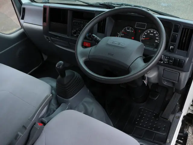 いすゞ エルフ TRG-NJR85A(2WD)の写真29