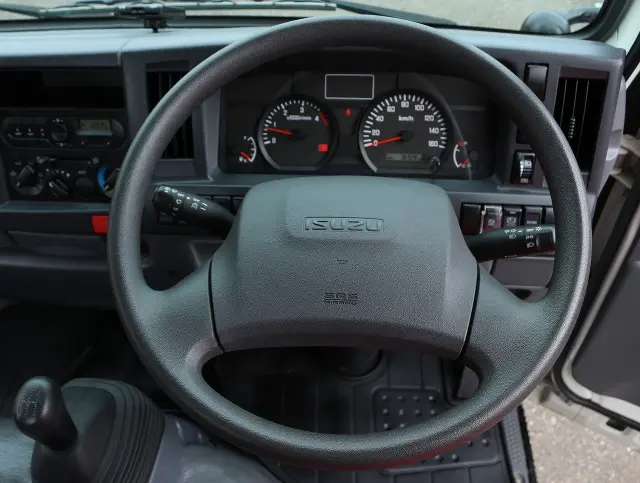 いすゞ エルフ TRG-NJR85A(2WD)の写真33