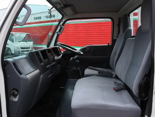 いすゞ エルフ TRG-NJR85A(2WD)の写真41