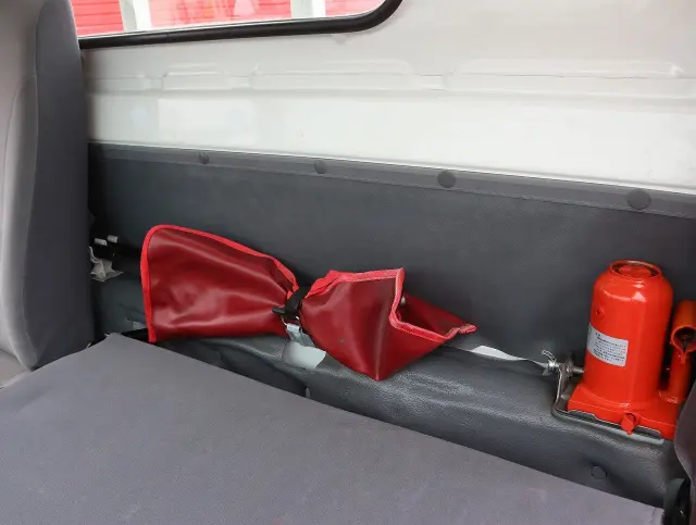 いすゞ エルフ TKG-NHR85Aの写真45