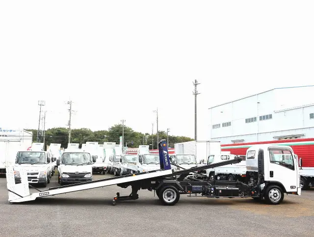 いすゞ エルフ 2RG-NPR88AN(2WD)の写真4