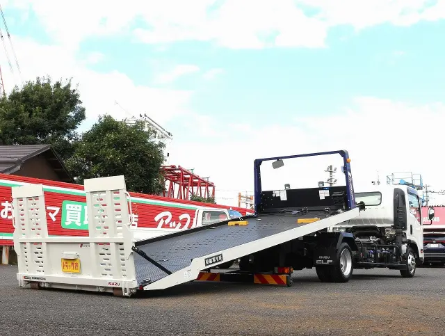 いすゞ エルフ 2RG-NPR88AN(2WD)の写真5